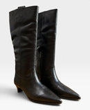 Thore 01 Mustang Black