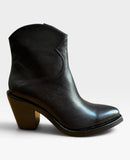 Judy 01 Mustang Black
